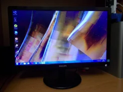 Philips. 20" ����