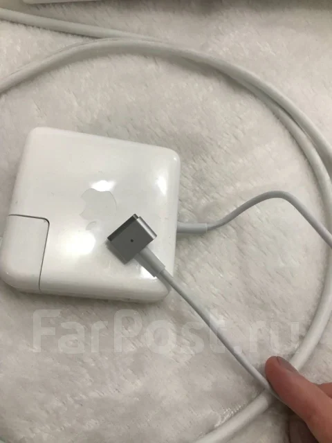 Apple MacBook Pro 13 2015 Early MF839. 13.3", 2,3����, ��� 256 �� � ������, ���� 8���, WiFi: 1, Bluetooth: 1, ����������� �� 10��. ����