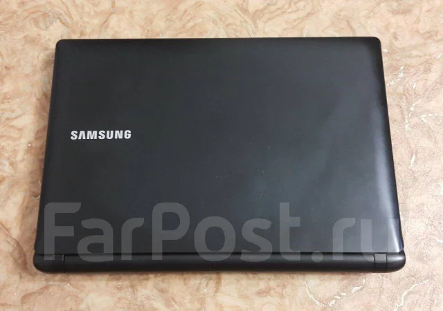 Samsung N100. 10.1", 1,3����, ��� 2048 ��, ���� 320���, WiFi: 1, Bluetooth: 1, ����������� �� 3��. ����