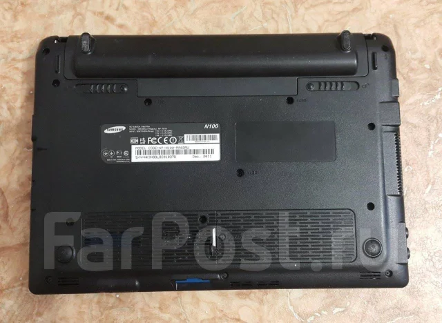 Samsung N100. 10.1", 1,3����, ��� 2048 ��, ���� 320���, WiFi: 1, Bluetooth: 1, ����������� �� 3��. ����