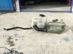 Бачок стеклоомывателя. Toyota Land Cruiser, FJ80, FJ80G, FZJ80, FZJ80G, FZJ80J, HDJ80, HZJ80, J80