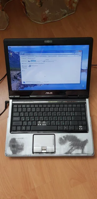 Asus F80S. 14", 2 100����, ��� 2048 ��, ���� 250���, WiFi: 1, Bluetooth: 1, ����������� �� 1��. ����