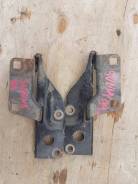 Крепление капота. Nissan Sunny, B14, EB14, SB14, SNB14, FNB14, HB14, FB14 Двигатели: GA13DE, GA16DE, CD20, GA15DE, SR18DE