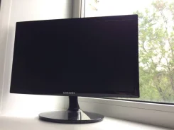 Samsung. 18.5" ����