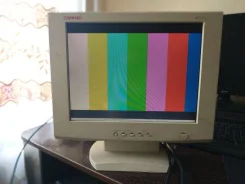 Compaq. 15" ����