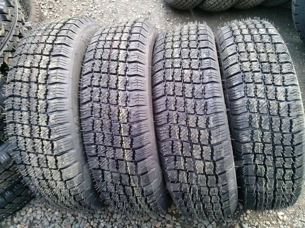 Резина 205 r14. Шины р14 205/70. 205/70 R14. 205 70 Р14. 205 70 R14 на Волгу.
