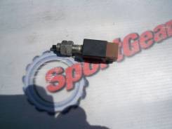 Концевик под педаль тормоза. Subaru: Pleo, Forester, Legacy, R2, Impreza, R1, Exiga, Vivio, Domingo, Stella Двигатели: EN07E, EN07S, EN07U, EN07W, EN0...