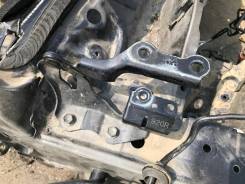 Крепление капота. Lexus: GS300h, GS250, GS350, GS200t, GS300, GS F, GS450h Двигатели: 2ARFSE, 2GRFSE, 2GRFXE, 4GRFSE, 2GRFKS, 8ARFTS, 2URGSE
