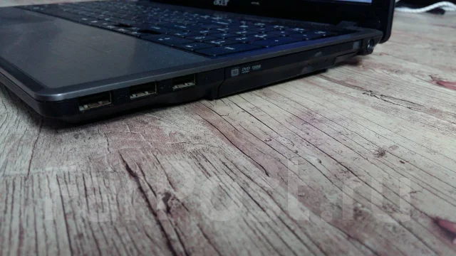 Acer Aspire 5553G. 15.6", 2,4����, ��� 4 ��, ���� 320���, WiFi: 1, Bluetooth: 1, ����������� �� 3��. ����