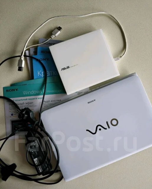 Sony VAIO SVE1112M1R. 11.6", 1,7����, ���� 500��� ����