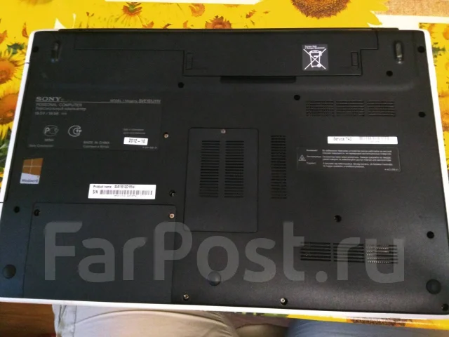 Sony VAIO SVE151J11V. 15.6", 2,4����, ��� 4 ��, ���� 300���, WiFi: 1, Bluetooth: 1, ����������� �� 3��. ����