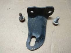 Крюк буксировочный. Toyota Avensis, ADT251, AZT250, AZT250L, AZT250W, AZT251, AZT251L, AZT251W, AZT255, AZT255W, CDT250, ZZT251, ZZT251L Двигатели: 1A...