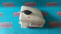 Бачок стеклоомывателя. Toyota Crown, GBS12 Toyota Mark II, GX100, GX105, GX90, JZX100, JZX101, JZX105, JZX90, JZX90E, JZX91, JZX91E, JZX93, LX100, LX9...