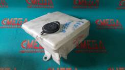 Бачок стеклоомывателя. Toyota Crown, GBS12 Toyota Mark II, GX100, GX105, GX90, JZX100, JZX101, JZX105, JZX90, JZX90E, JZX91, JZX91E, JZX93, LX100, LX9...