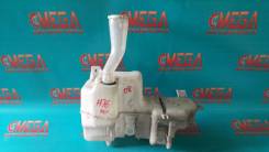 Бачок стеклоомывателя. Mitsubishi Pajero, H65W, H66W, H67W, H76W, H77W Mitsubishi Pajero iO, H61W, H65W, H66W, H71W, H76W Mitsubishi Montero, H65W, H6...