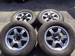 Красивые диски в хорошей зимней резине Yokohama на Surf Prado Pajero. 7.5x17" 6x139.70 ET25 ЦО 106,0 мм.