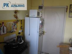 Комната, проспект Океанский 74а. Первая речка, агентство, 23 кв. м.
