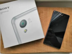 Sony Xperia Z3. �/�, 16 ��, ������, 3G, 4G LTE, Dual-SIM, ����������