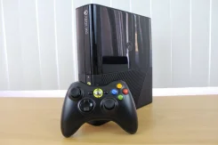 Microsoft Xbox 360 E ����