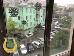 Гостинка, улица Надибаидзе 6а. Чуркин, агентство, 18 кв. м. Вид из окна днём