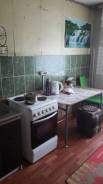 3-комнатная, улица Карбышева 10а. Водоканал, частное лицо, 70 кв. м. Кухня