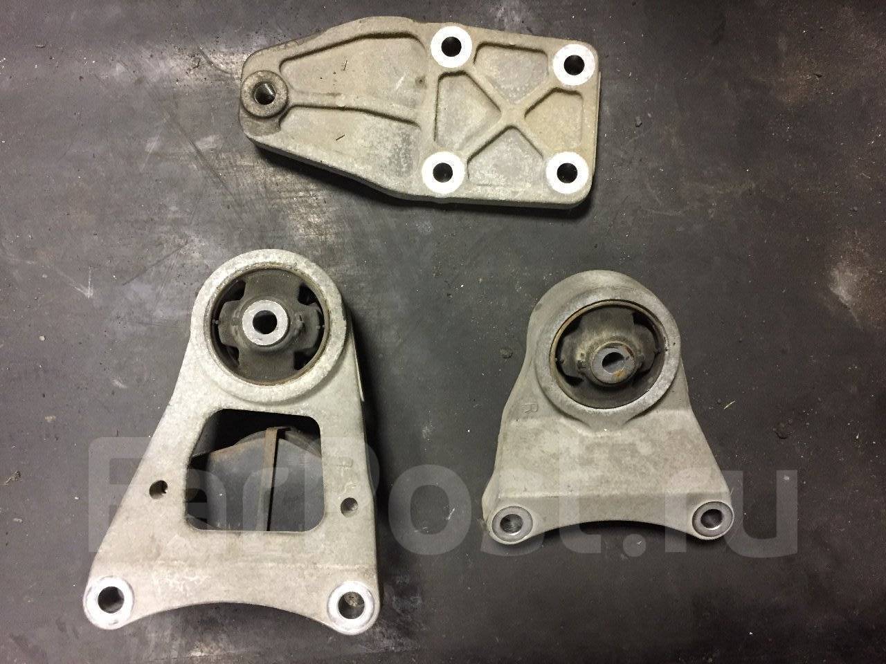 кронштейн редуктора переднего моста 2121. кронштейн крепления редуктора переднего моста 2121. сайлентблок переднего моста тахо 900. кронштейн крепления редуктора. кронштейн крепления редуктора привода вентилятора 73-1308358-10.