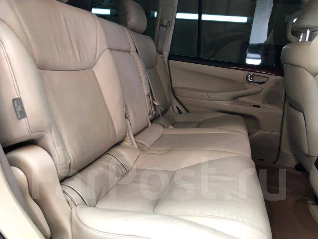 Lexus LX570. �������, 4wd, 5.7 (367��.�.), ������, 194 000����. �� ����