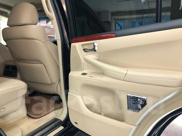 Lexus LX570. �������, 4wd, 5.7 (367��.�.), ������, 194 000����. �� ����