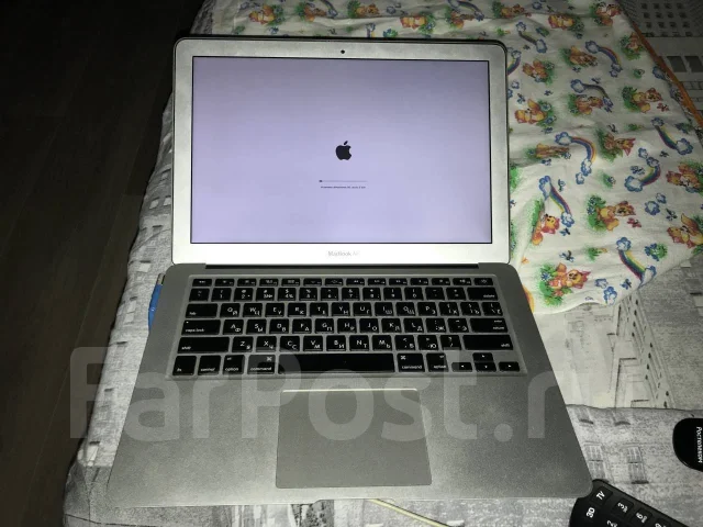Apple MacBook Air 13 2011 Mid MC965. 13.3", 1,7����, ��� 4 ��, ���� 128���, WiFi: 1, Bluetooth: 1, ����������� �� 1��. ����