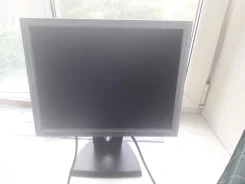 Samsung. 15", ���������� �� (LCD)