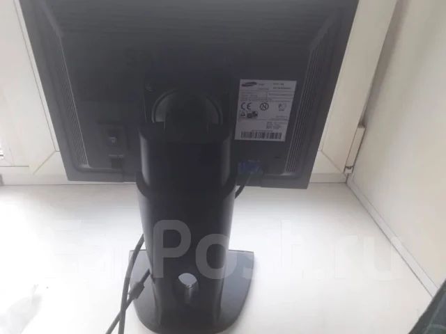 Samsung. 15" ����