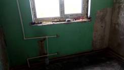 Очистить стены от краски.