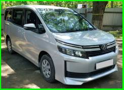 Toyota Voxy. Без водителя