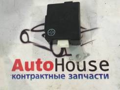 Блок управления дверями Toyota Camry