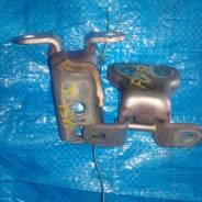 Петли двери TOYOTA VITZ