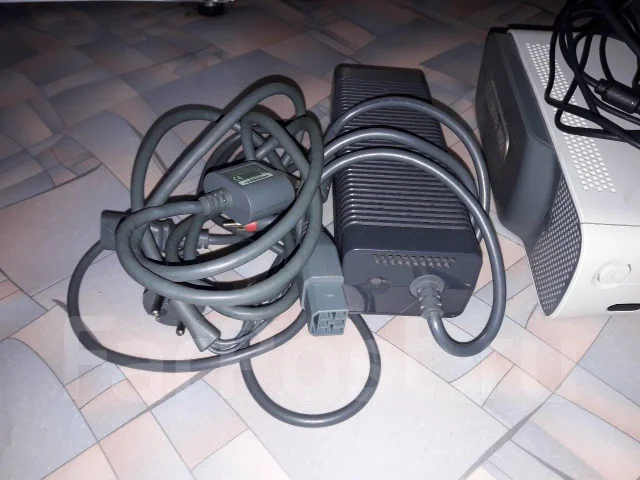 Microsoft Xbox 360 Arcade ����