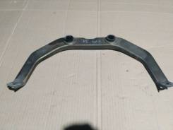 Крепление глушителя. Nissan: Skyline, 350Z, Fairlady Z, Stagea, Fuga, 370Z Двигатели: VQ25DD, VQ25HR, VQ30DD, VQ35DE, VQ35HR, VQ37VHR, VQ25DE