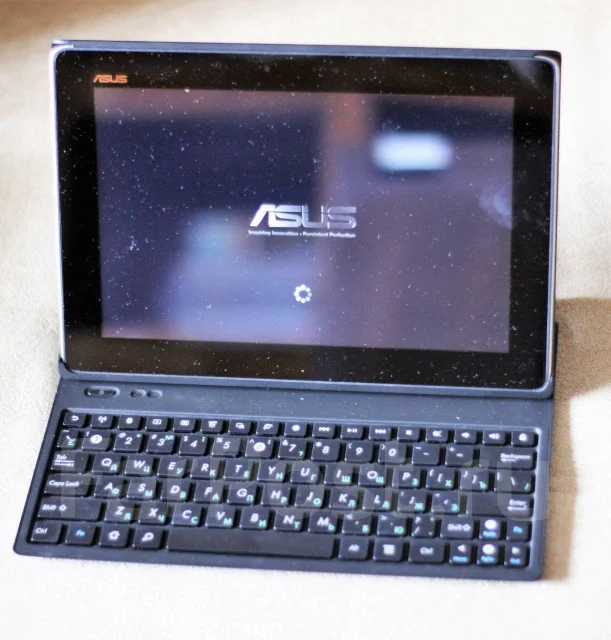 Asus Transformer Pad TF300TG ����