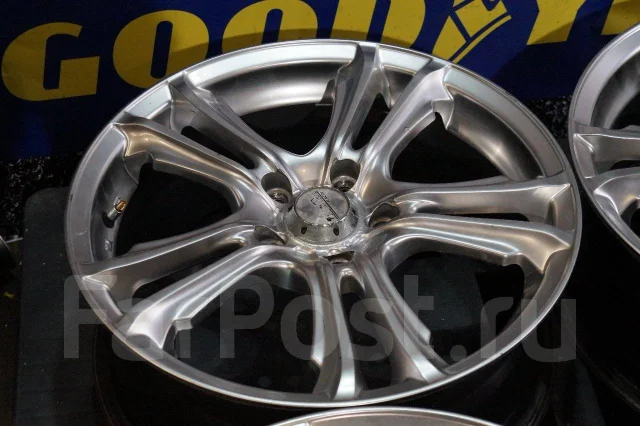 Advanti Racer. 7.5x17", 5x114.3, ET47 ����