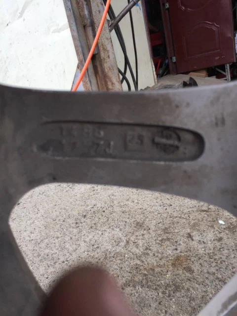 Conti. 7.0x17", 5x114.3 ����