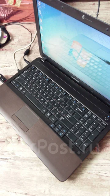 Samsung R540. 15.6", 2,3����, ��� 3072 ��, ���� 160���, WiFi: 1, Bluetooth: 1, ����������� �� 1��. ����