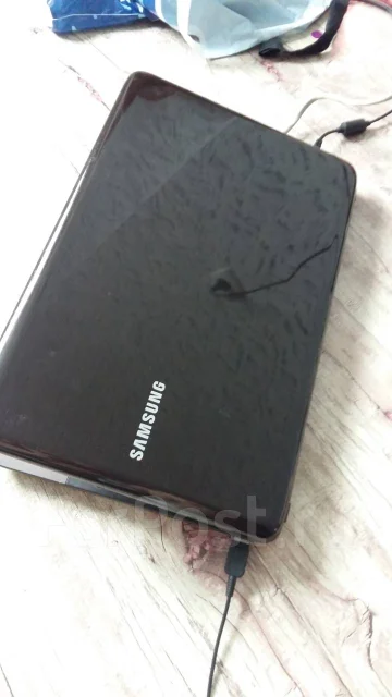 Samsung R540. 15.6", 2,3����, ��� 3072 ��, ���� 160���, WiFi: 1, Bluetooth: 1, ����������� �� 1��. ����