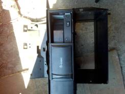 Cd-чейнджер. Audi A6 allroad quattro, 4B, 4F5, 4F5/C6, 4G5 Audi A6, 4B/C5, 4B2, 4B4, 4B5, 4B6, 4F5, 4F5/C6, 4G5, 4G5/C7, 4G5/С7 Двигатели: AKE, ARE, A...