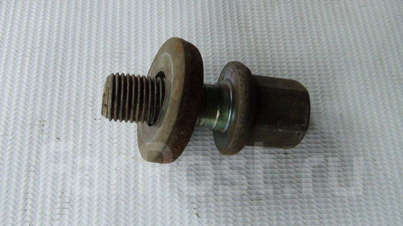 Болт коленвала паджеро. Болт шкива коленвала mitsubishi pajero. Болт коленвала на митсубиси паджеро спорт 2. Болт шкива коленвала 6g72. 5 дизель.