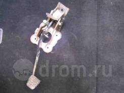 Педаль сцепления Toyota Avensis