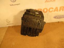 Корпус воздушного фильтра. Peugeot 307 Двигатель EW10A