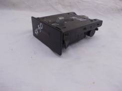 Пепельница. Toyota Camry, CV30, SV30, SV32, SV33, SV35 Toyota Camry Prominent, VZV30, VZV32, VZV33, VZV31 Toyota Vista, SV30, SV32, SV35, CV30, SV33 Д...