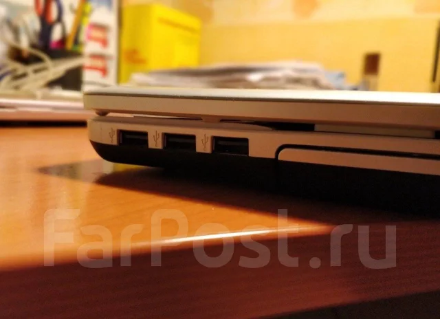 Sony VAIO VPC-EB3S1R. 15.5", 2,5����, ��� 4 ��, ���� 500���, WiFi: 1, Bluetooth: 1, ����������� �� 1��. ����