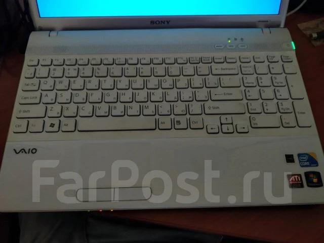 Sony VAIO VPC-EB3S1R. 15.5", 2,5����, ��� 4 ��, ���� 500���, WiFi: 1, Bluetooth: 1, ����������� �� 1��. ����