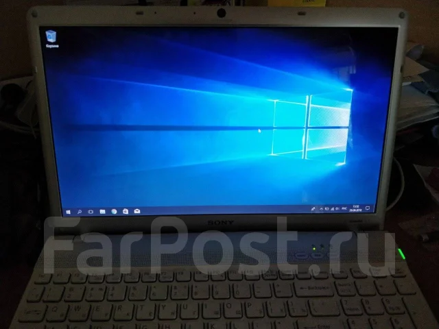 Sony VAIO VPC-EB3S1R. 15.5", 2,5����, ��� 4 ��, ���� 500���, WiFi: 1, Bluetooth: 1, ����������� �� 1��. ����